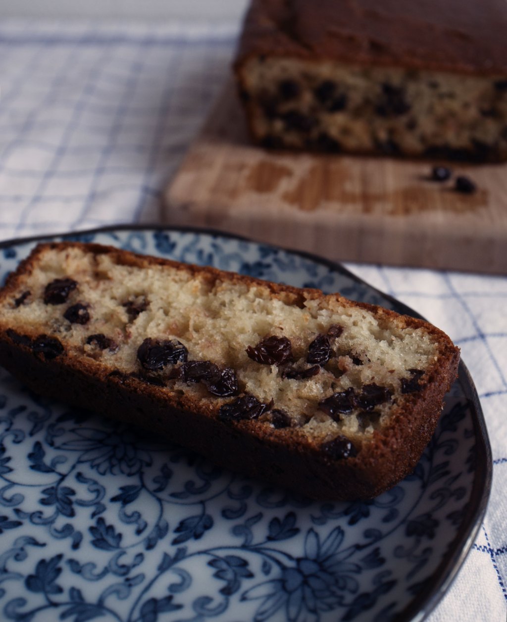 Lemon Yogurt Raisin&nbsp;Cake