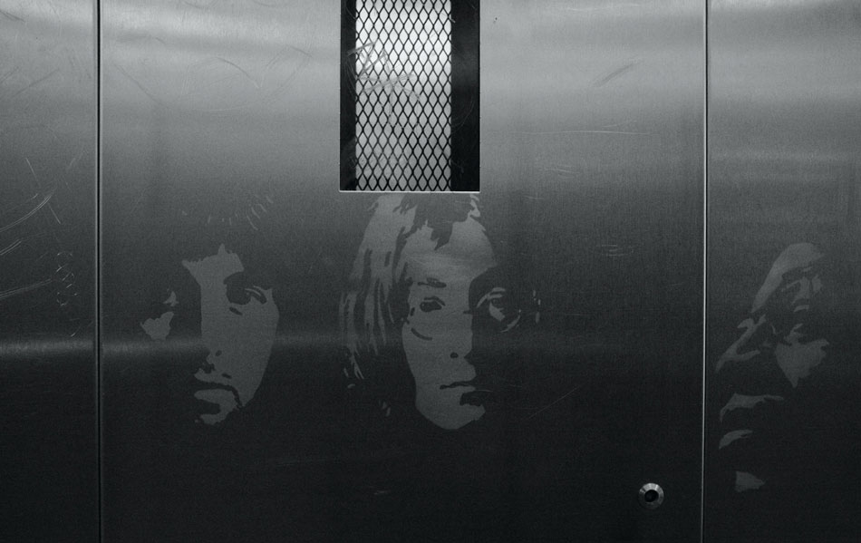Métro Abbesses lift01A25BW