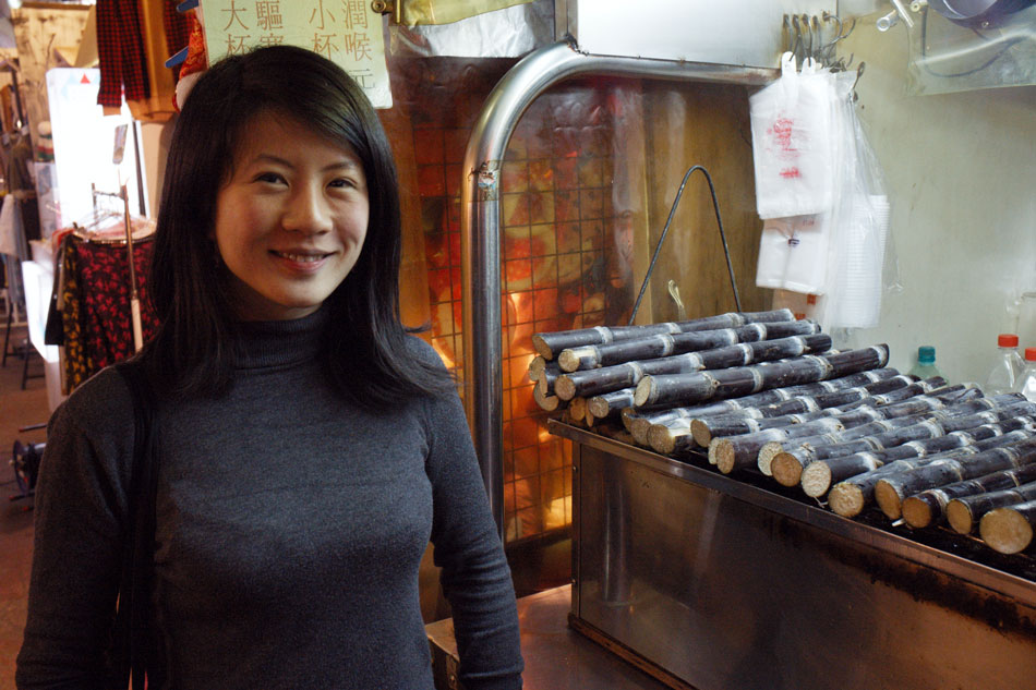 Night market 臨江夜市(通化夜市)03 － grilled sugarcane 烤甘蔗汁