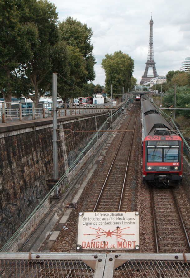 La Tour Eiffel & des trains04k64