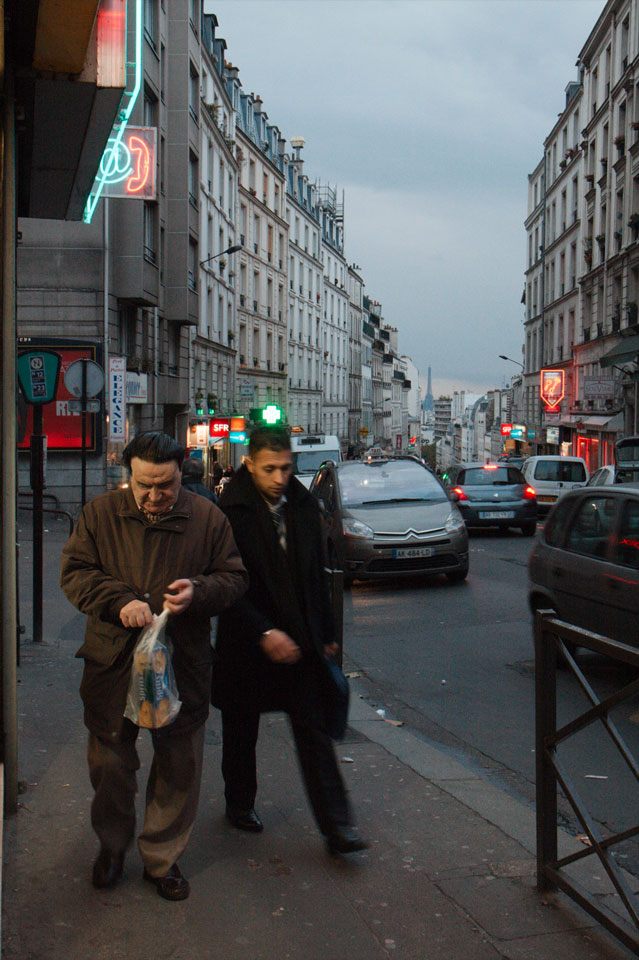 Eiffel Tower, Paris: Seen from the Right Bank / la Tour Eiffel: Vu de la Rive&nbsp;Droite