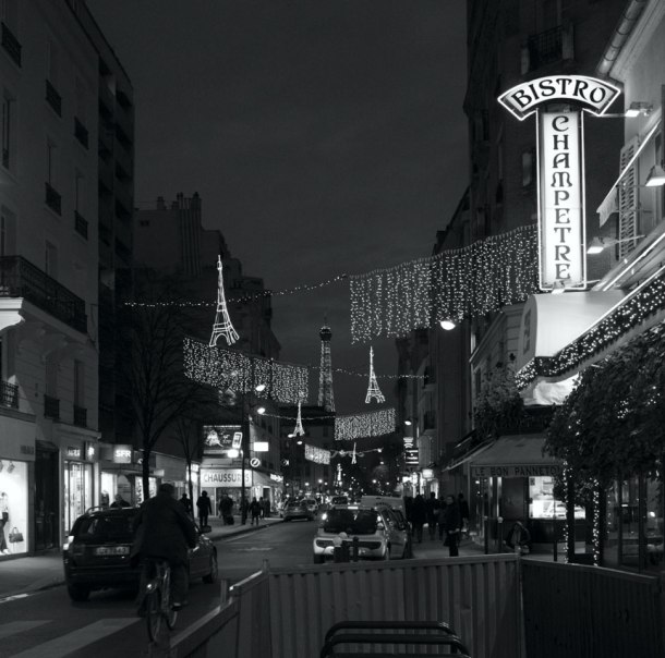 La tour Eiffel @ rue St Charles06P50BW