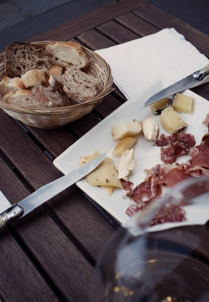 Onze Bar @ 83 rue de Jean-Pierre Timbaud03LF