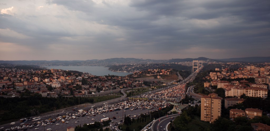 Traffic @ 1830 02-3LF