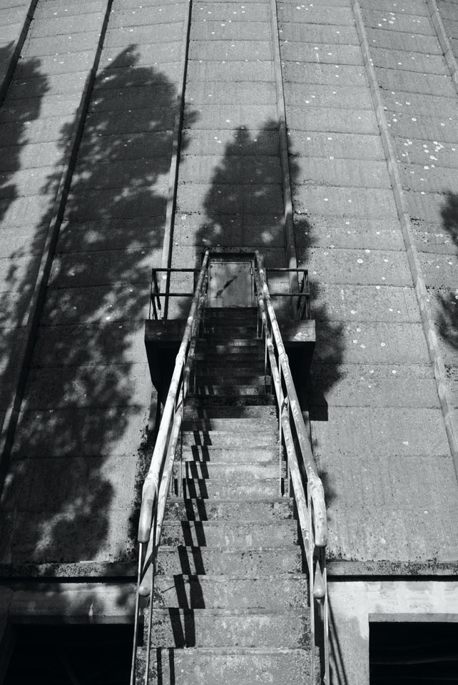 24Cooling tower09a25bw