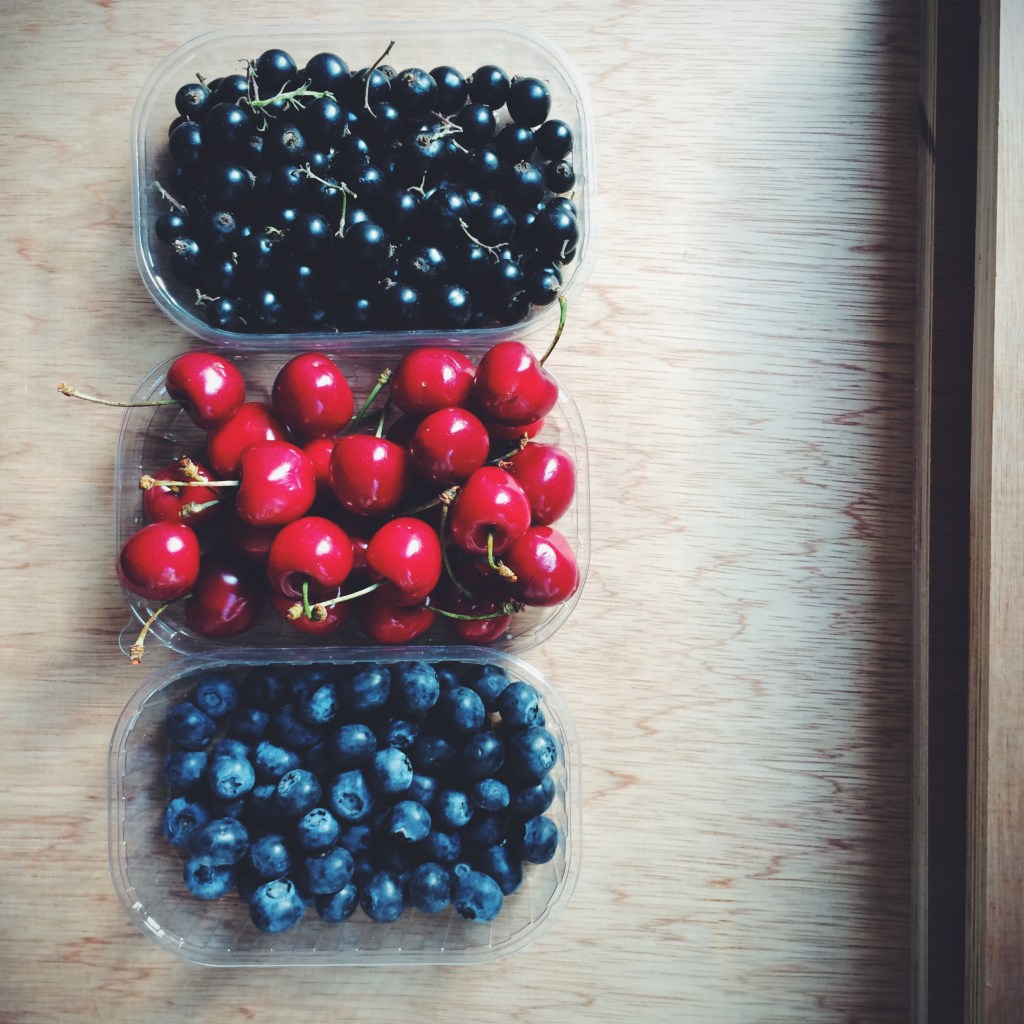 blackcurrant-morello-drizzle-cake0