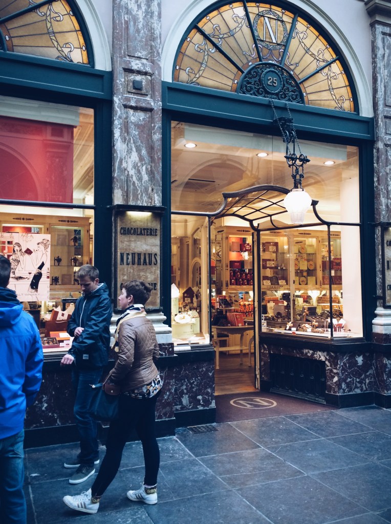 Neuhaus @ 25 Galerie de la Reine