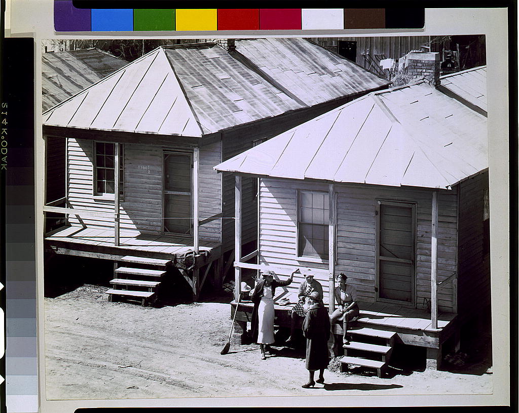 From the Library of Congress: http://www.loc.gov/pictures/resource/cph.3g01794/
