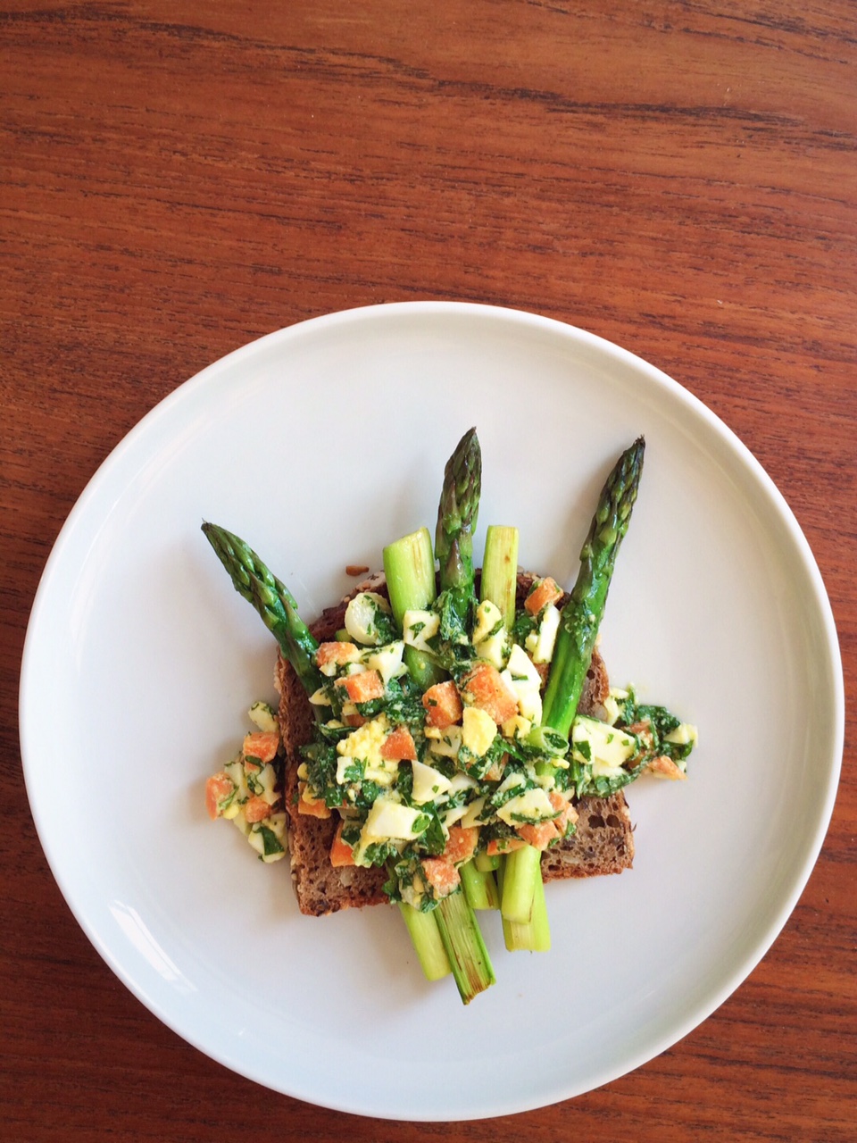 Asparagus gribiche toast