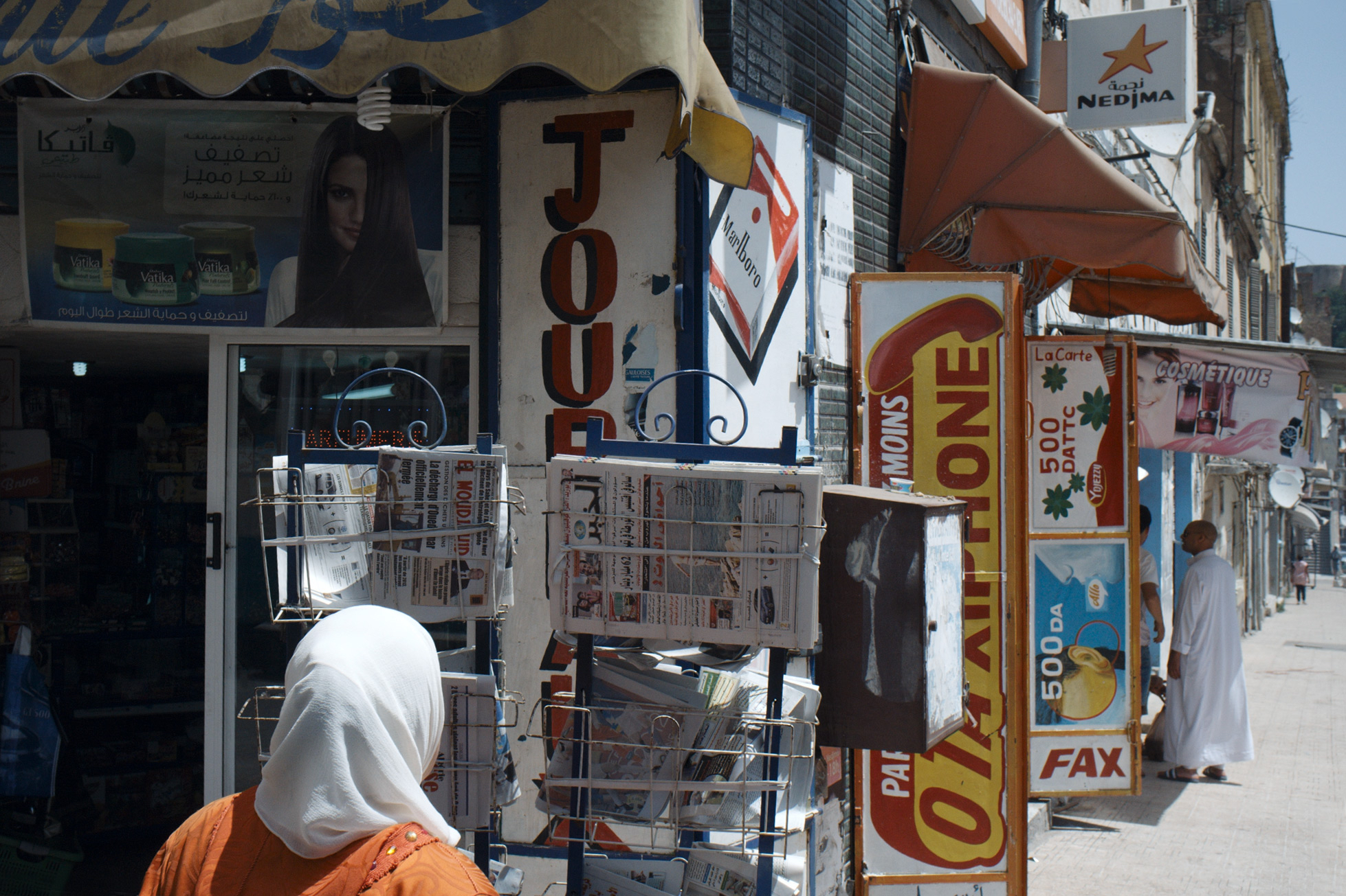 Streets of Oran, as shot from a bus